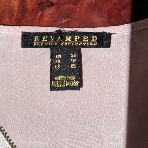 ✌️2 for 10👐 edgy zipper-front blouse - Picture 3 of 3